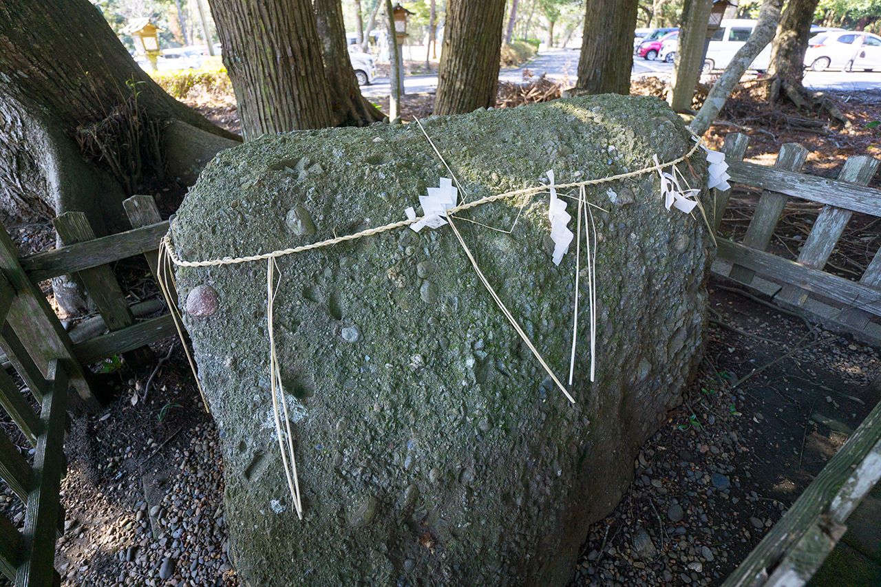 大洗磯前神社 烏帽子厳社 烏帽子岩