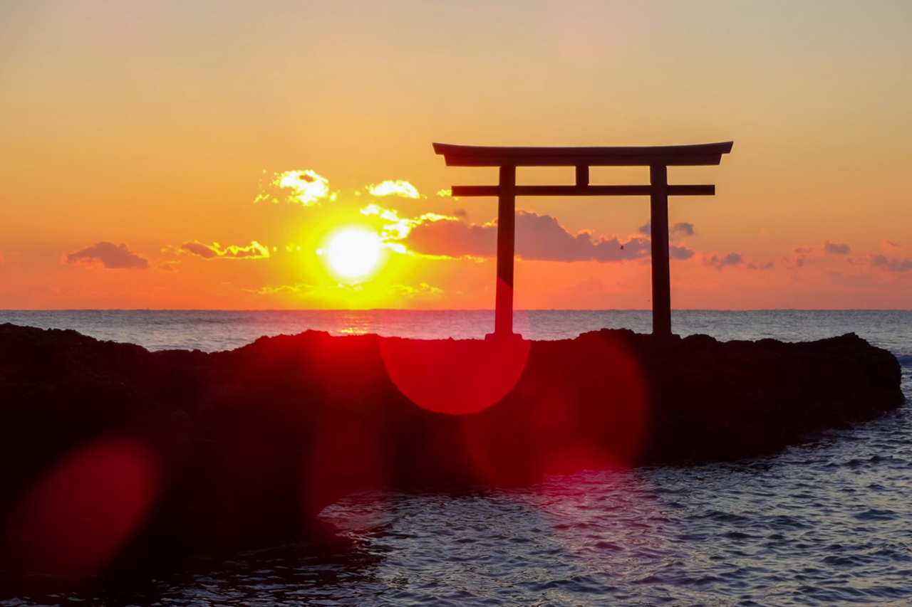 大洗磯前神社 神磯の鳥居 夕日