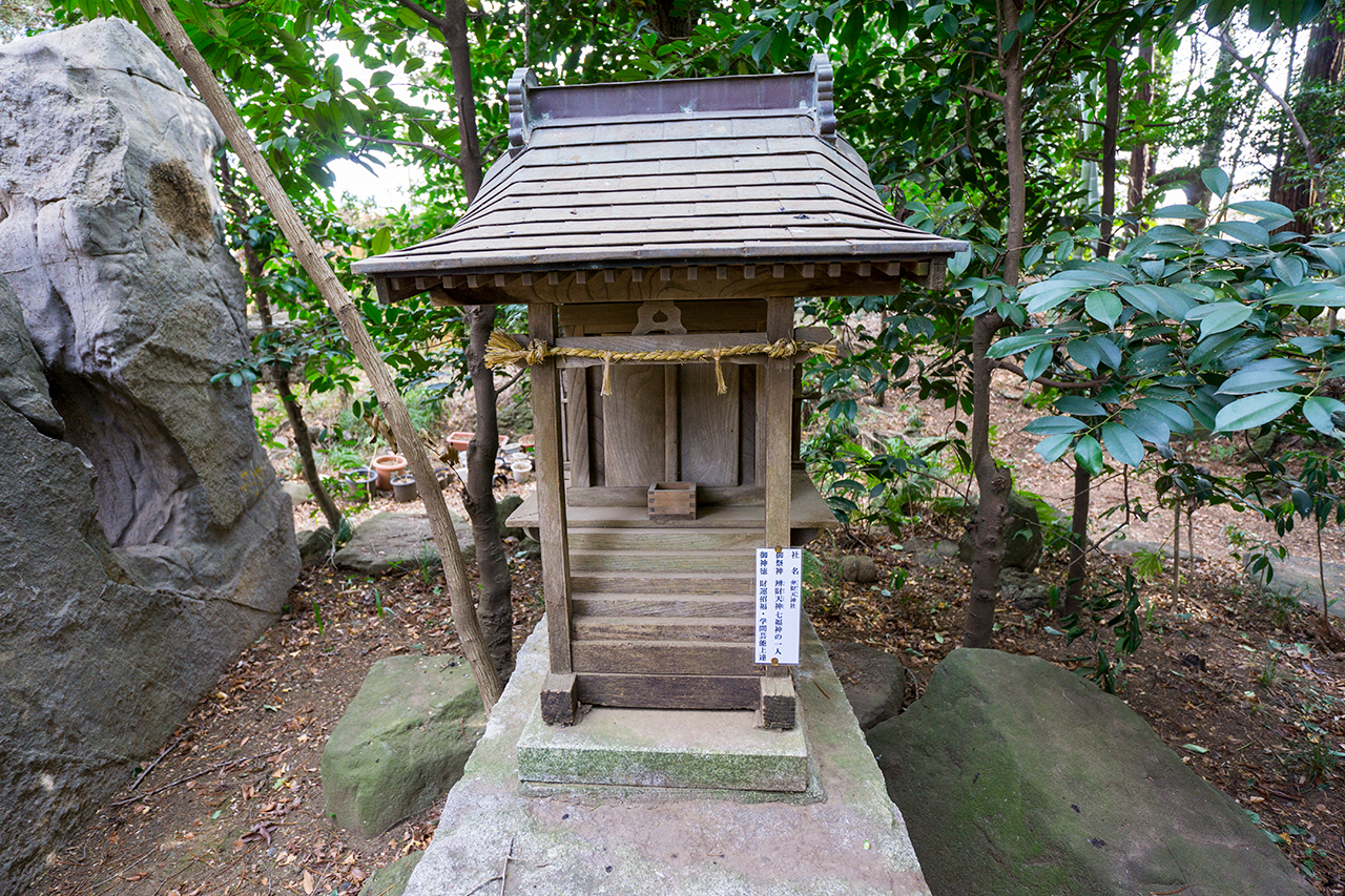 弁財天神社 社殿