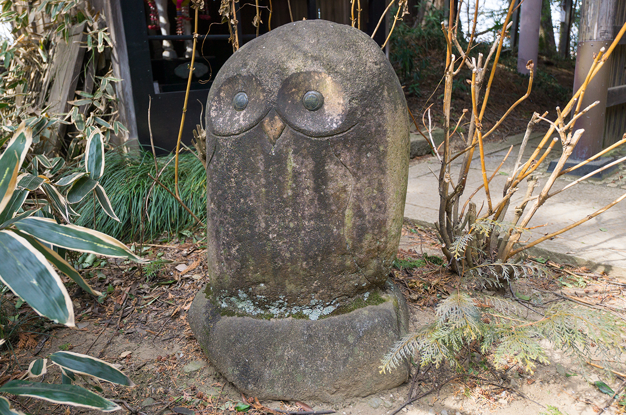 フクロウの銅像