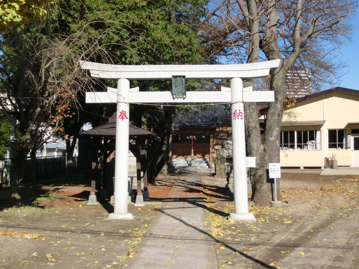 鳥居と拝殿