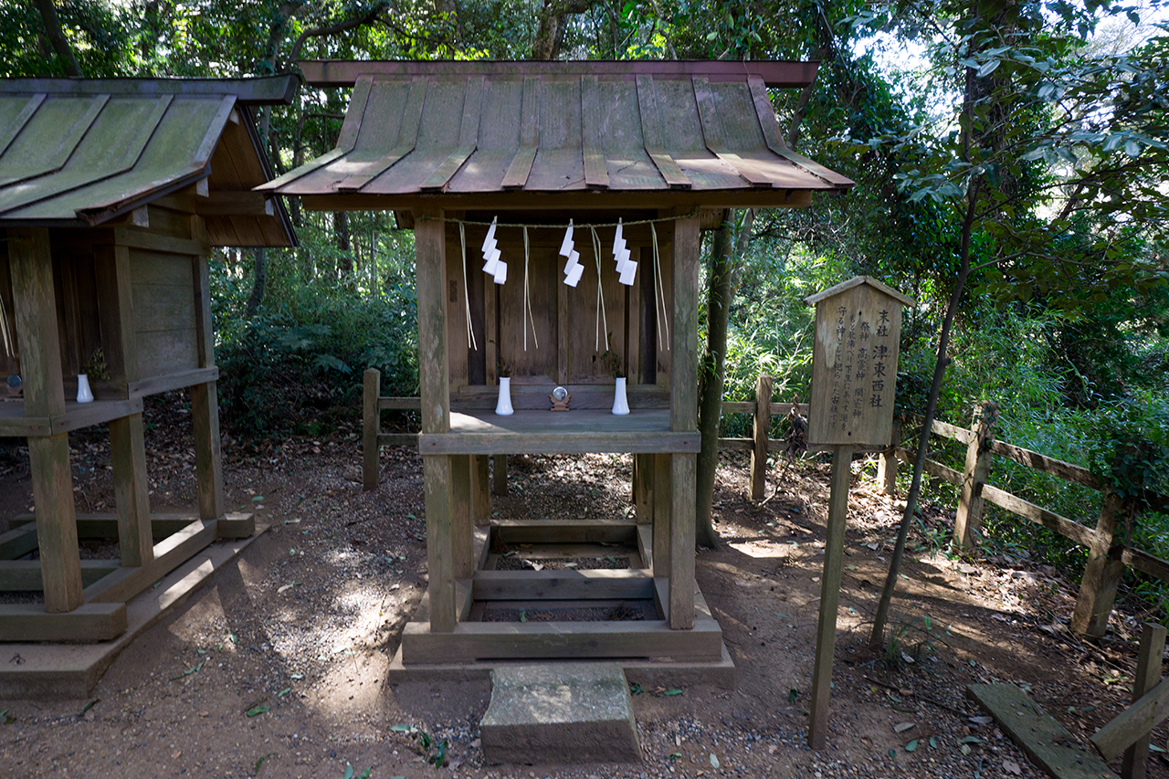 津東西社 社殿
