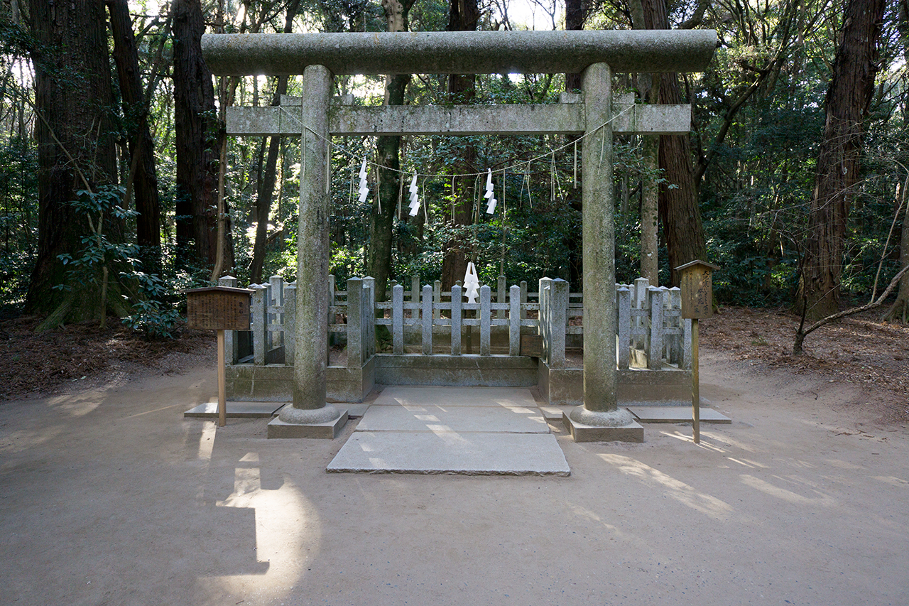 要石 鳥居