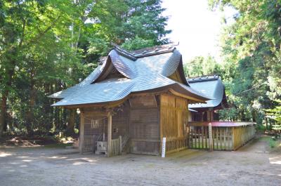 大生神社 参道と拝殿