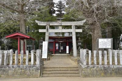 稲荷神社 鳥居と拝殿
