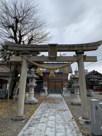 桂神社 鳥居と社殿