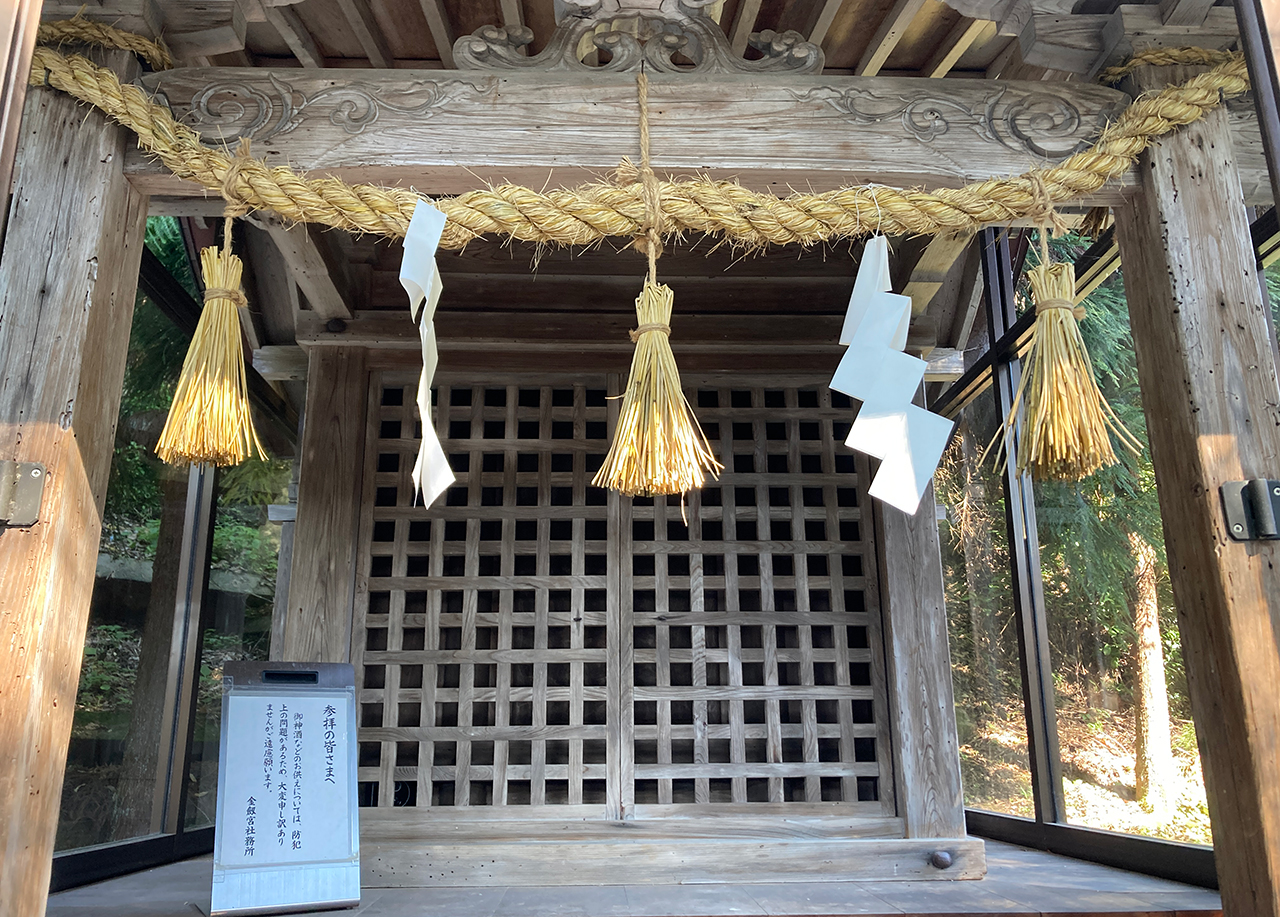 パワースポットの乙剱社 社殿内部