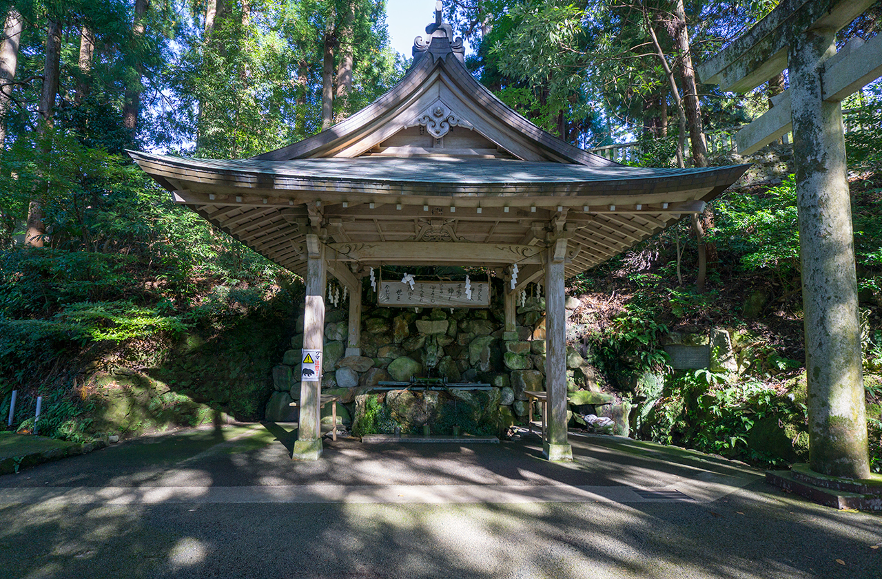 白山比咩神社 手水舎