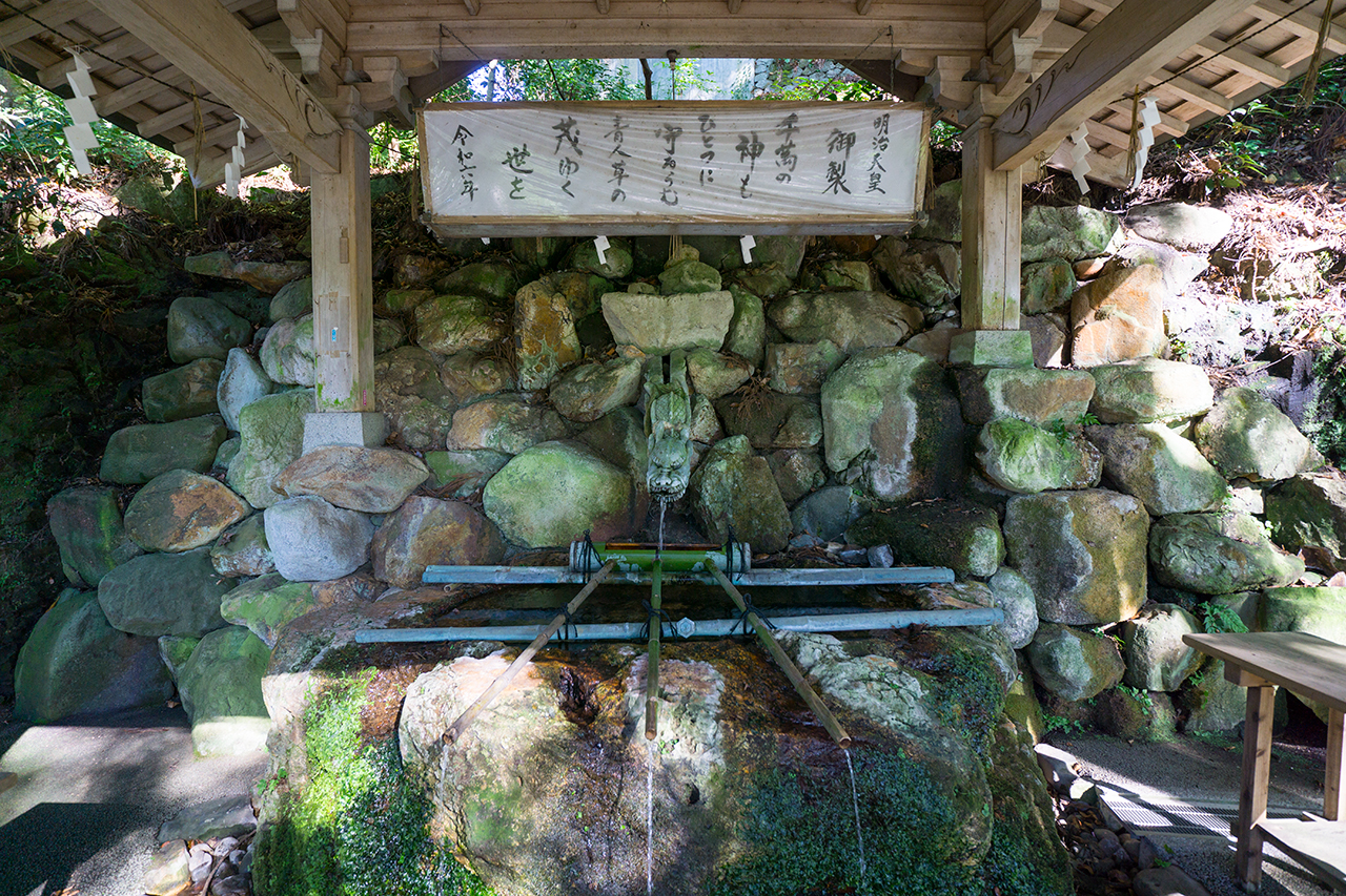 白山比咩神社 手水舎 龍