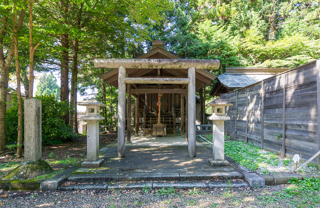 梅宮 鳥居
