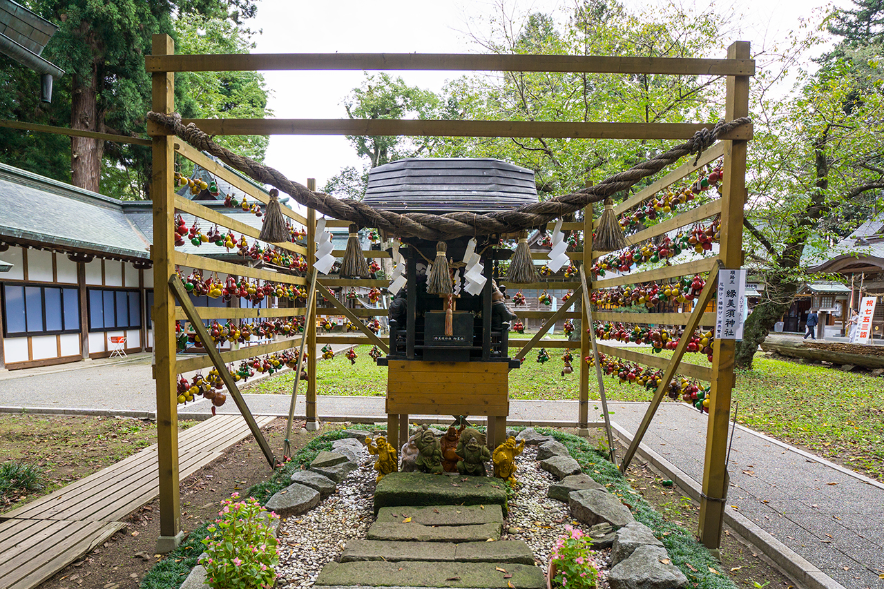 縁美須神社 社殿