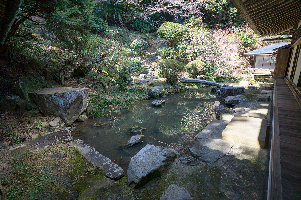 表書院の庭園林泉