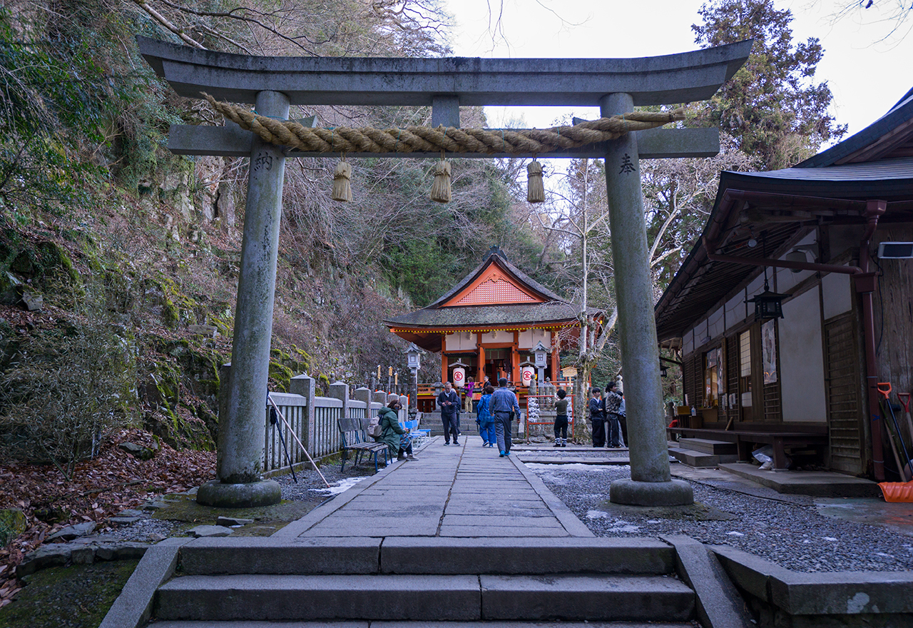 厳魂神社(奥社) 鳥居