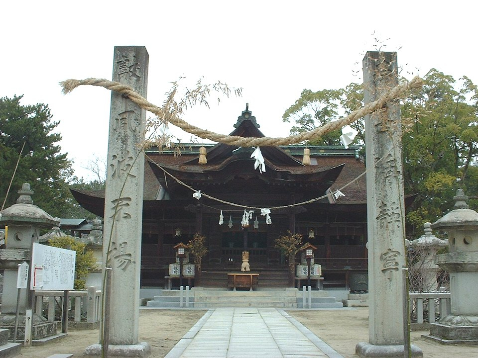 鳥居と拝殿