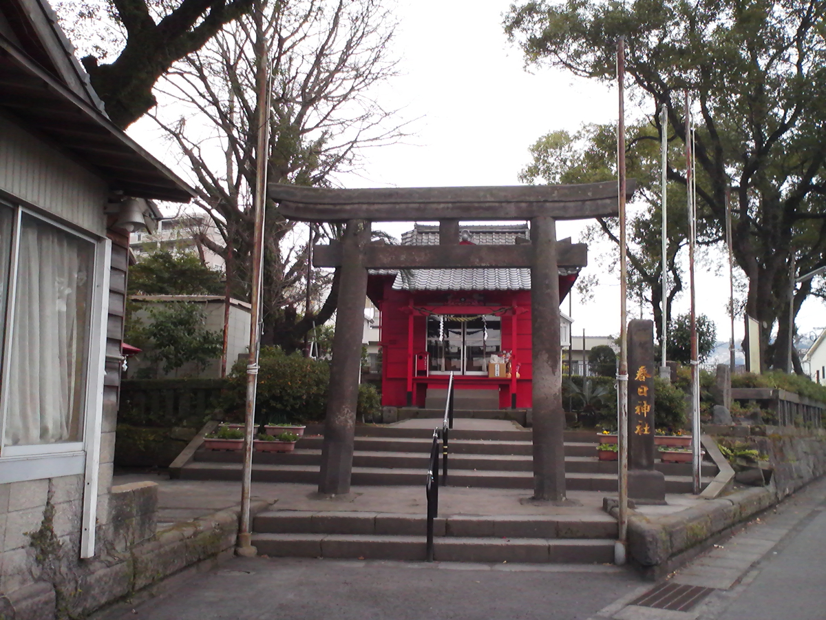 鳥居と拝殿