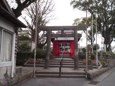 春日神社 鳥居と拝殿