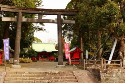 飯倉神社 鳥居と拝殿