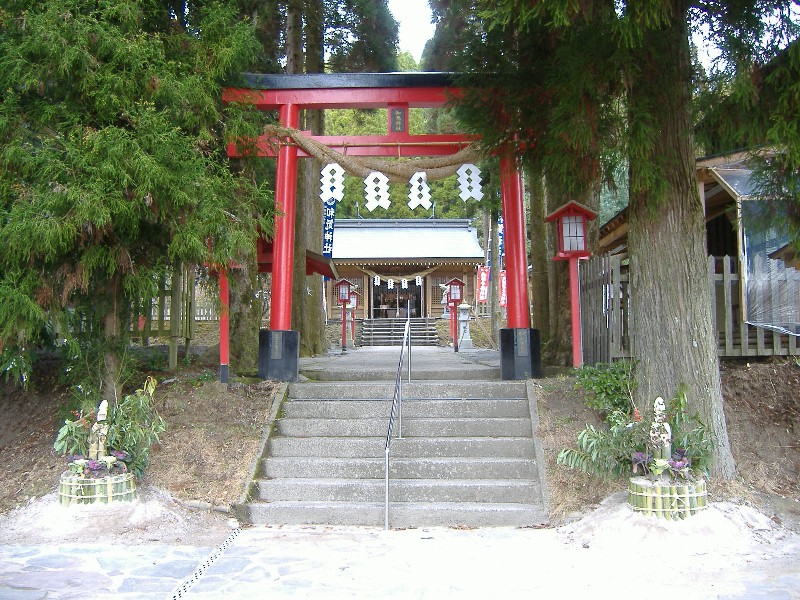 鳥居と拝殿