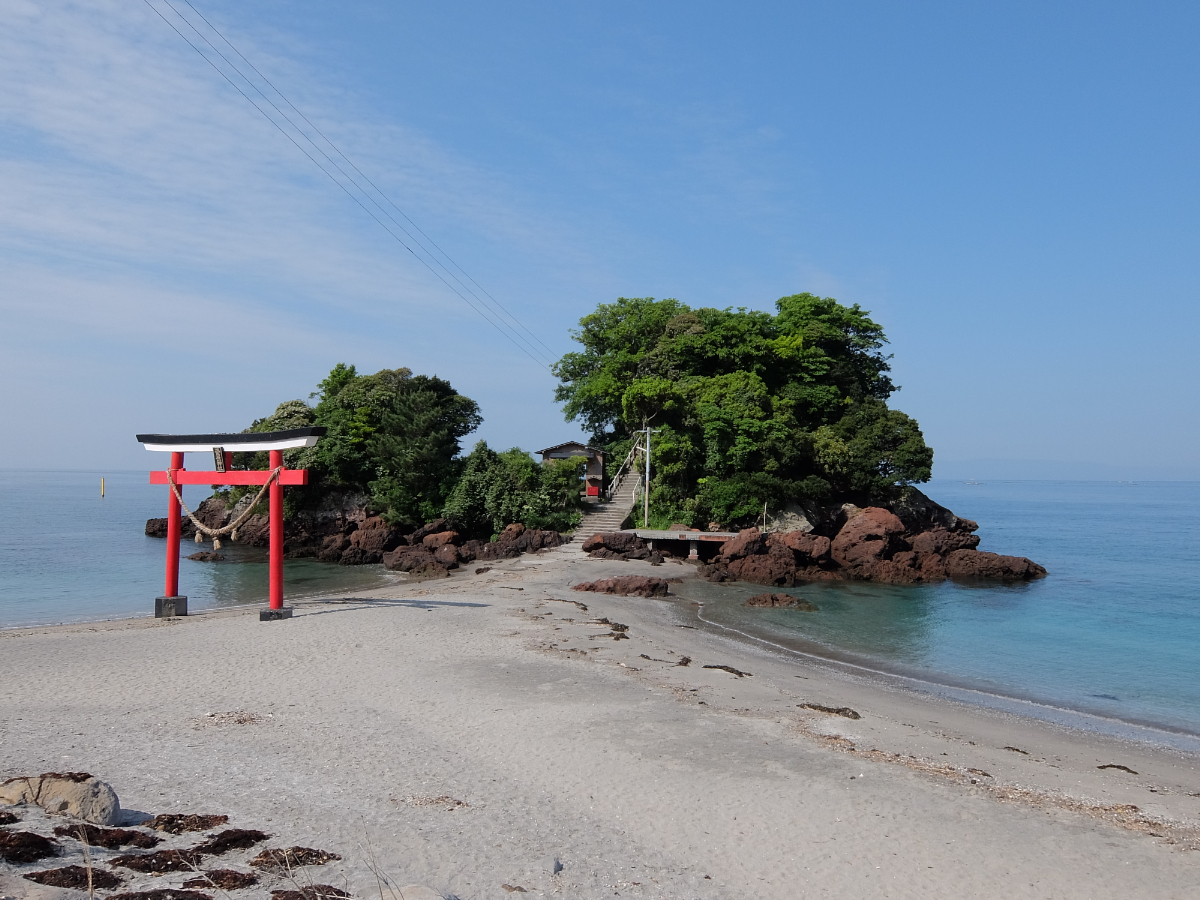 神社外観全体