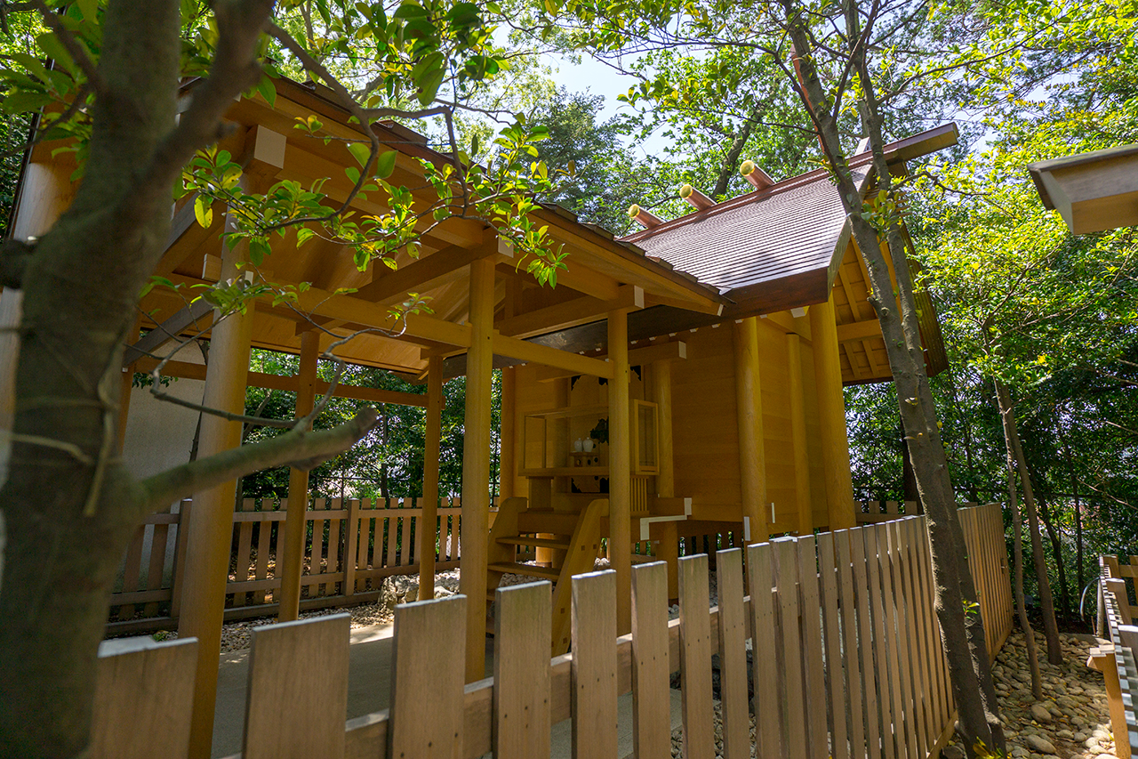 杵築宮・子之大神 御社殿横から