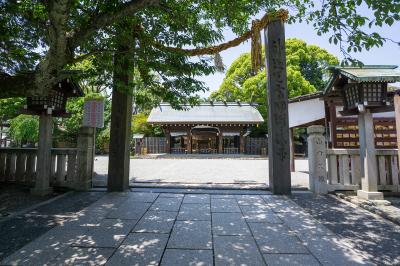 伊勢山皇大神宮 大注連柱
