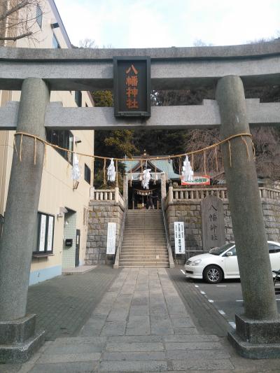 根岸八幡神社 鳥居と拝殿