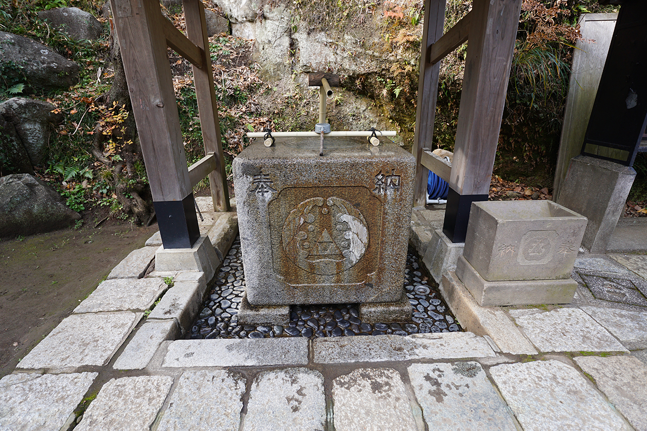 裏参道の手水舎