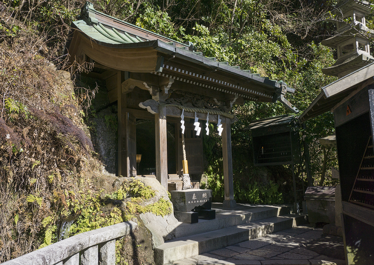 上之水神宮 階段下からみる社殿