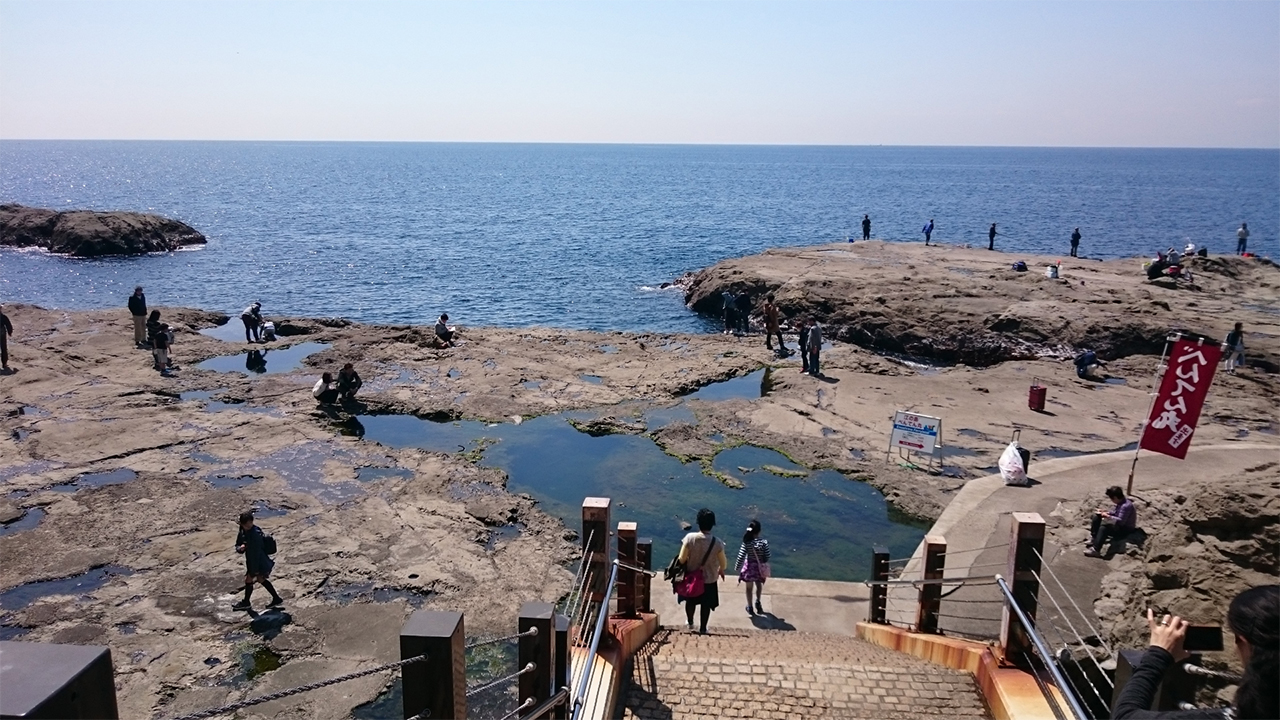 稚児ヶ淵の岩場