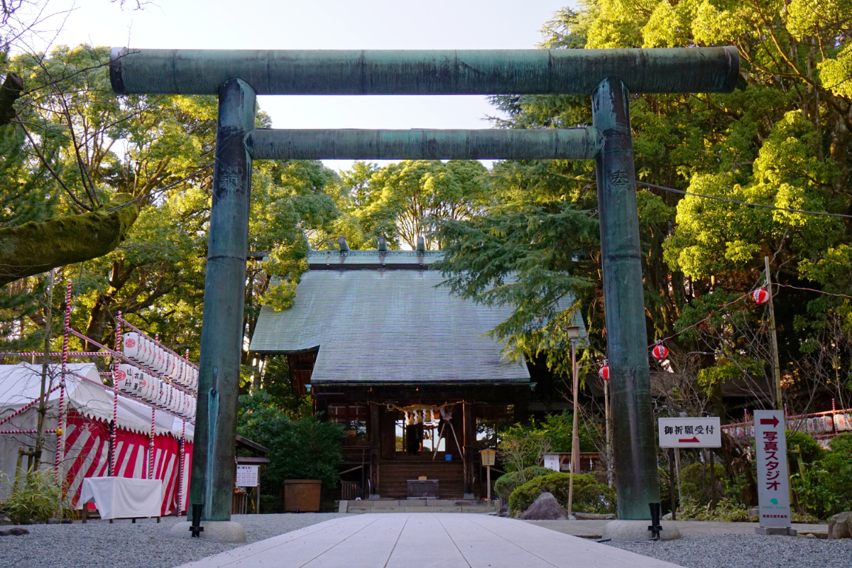 鳥居と拝殿