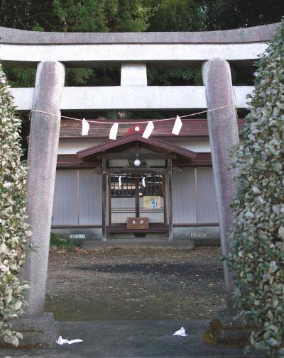 三島神社 鳥居と拝殿