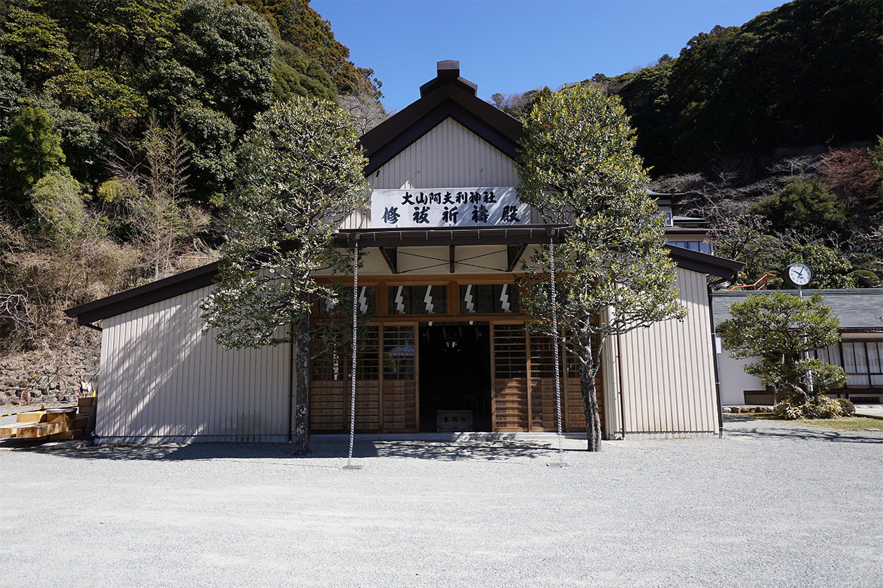 祖霊社（祈祷殿）