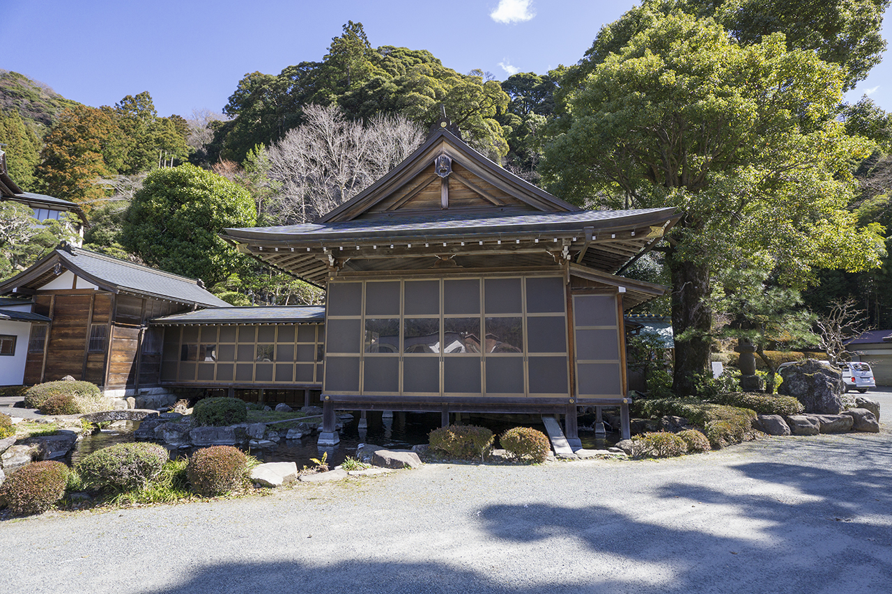 能楽殿「清岳殿」