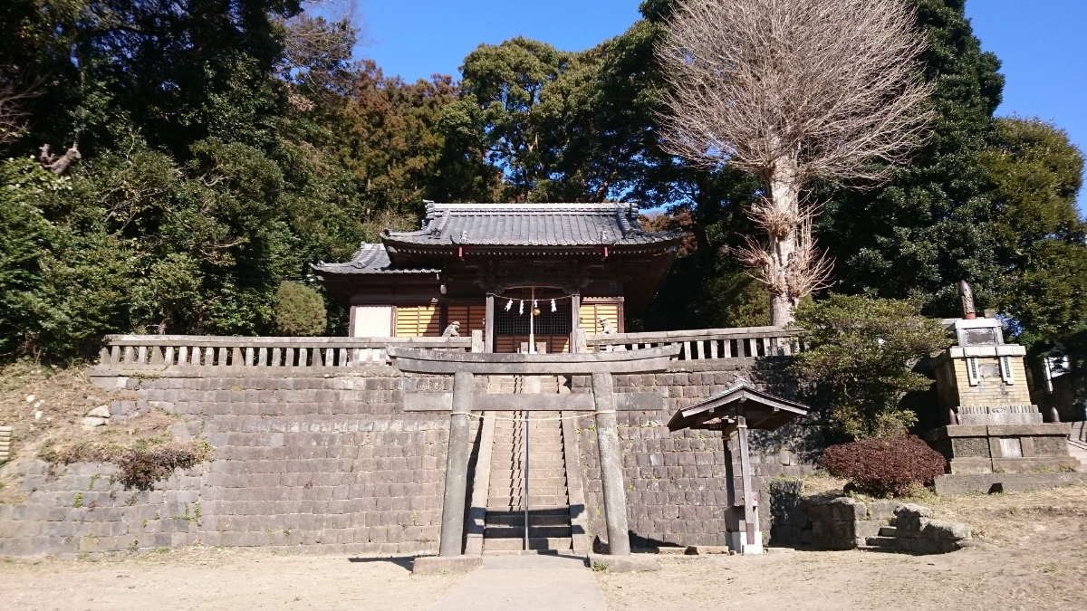鳥居と拝殿