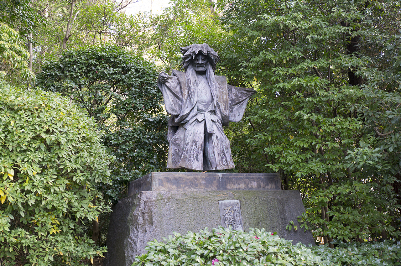 石橋の像