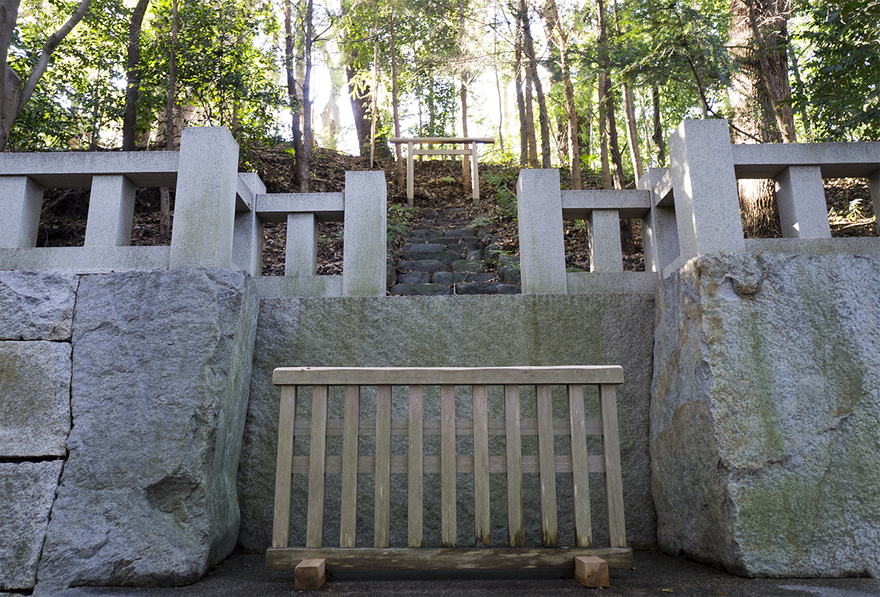 神嶽山神苑 裏参拝所