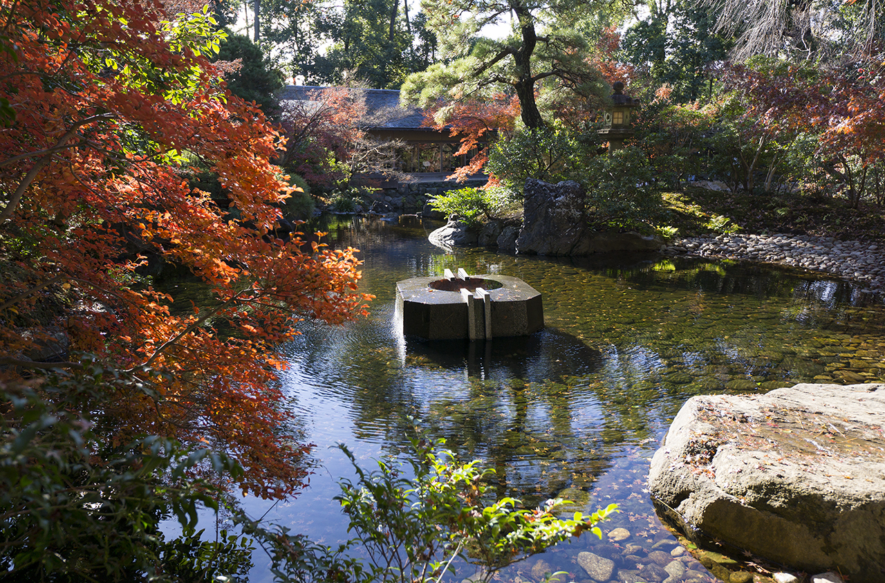 神嶽山神苑 八氣の泉