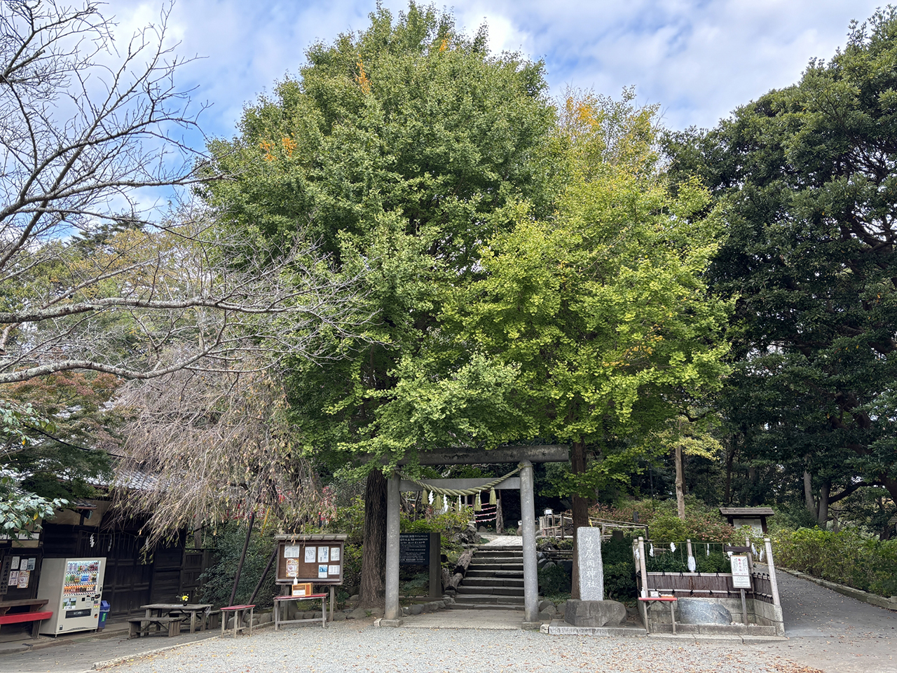 葛原岡神社の入口