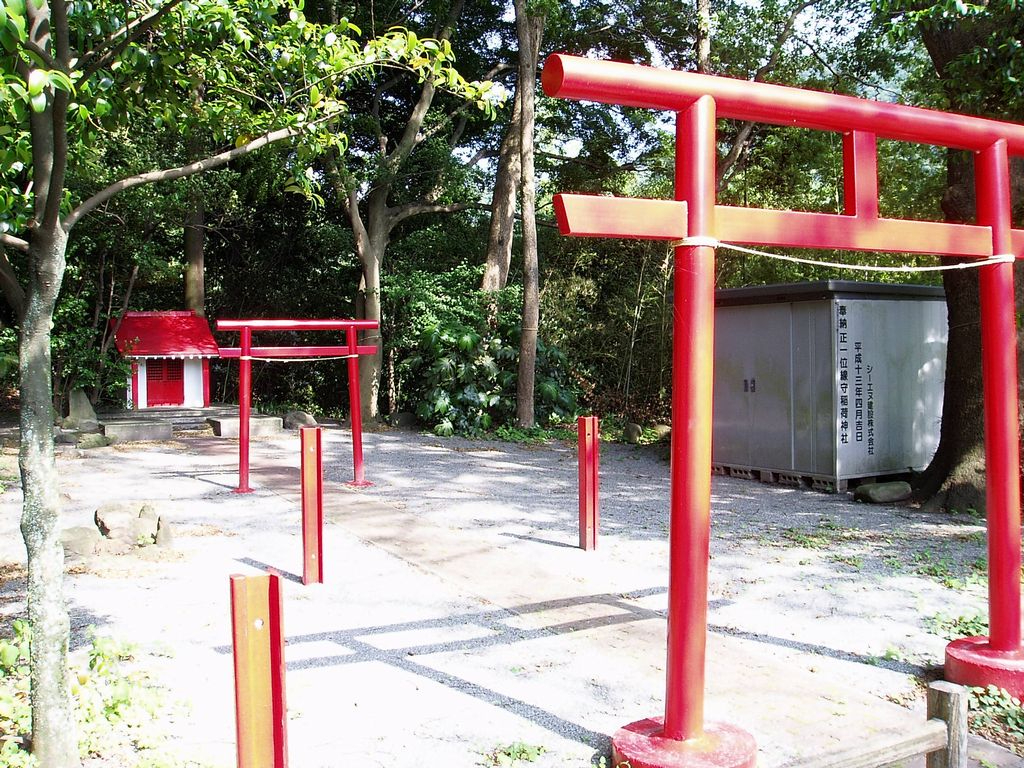 鳥居と拝殿