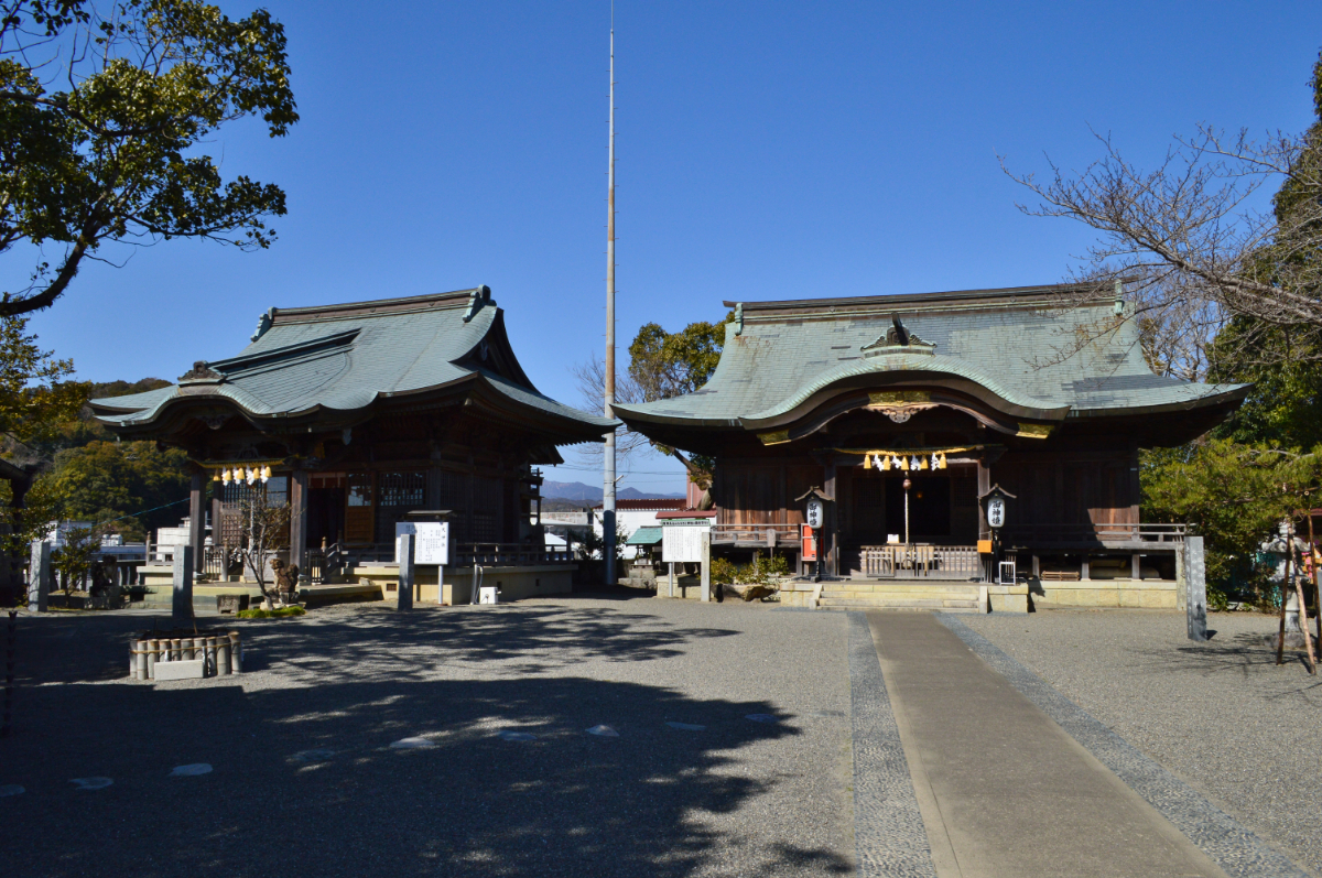 本社拝殿と天神社