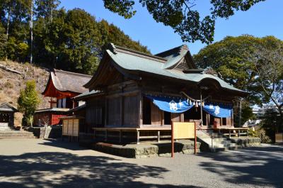 不破八幡宮 拝殿と本殿