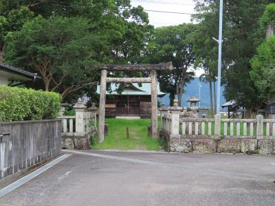 立山神社 鳥居と社殿