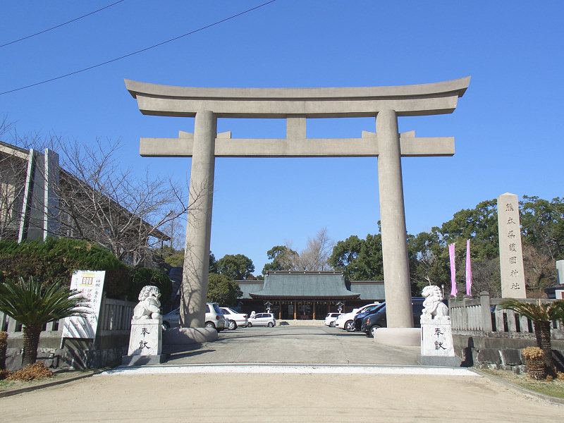 鳥居と社殿