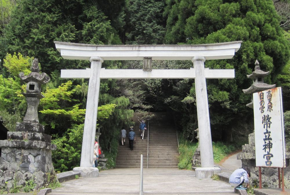 鳥居と石段