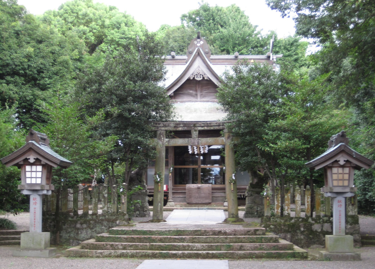 鳥居と拝殿