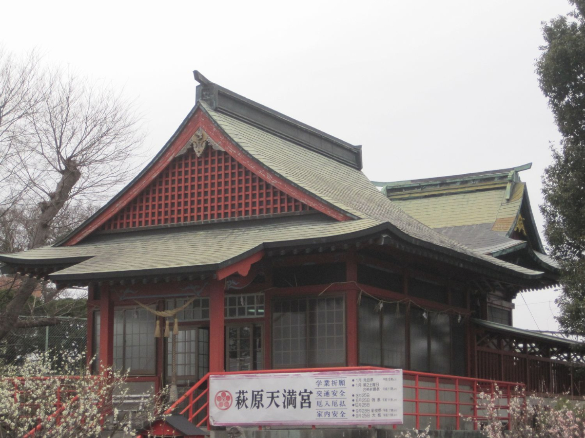 拝殿と本殿