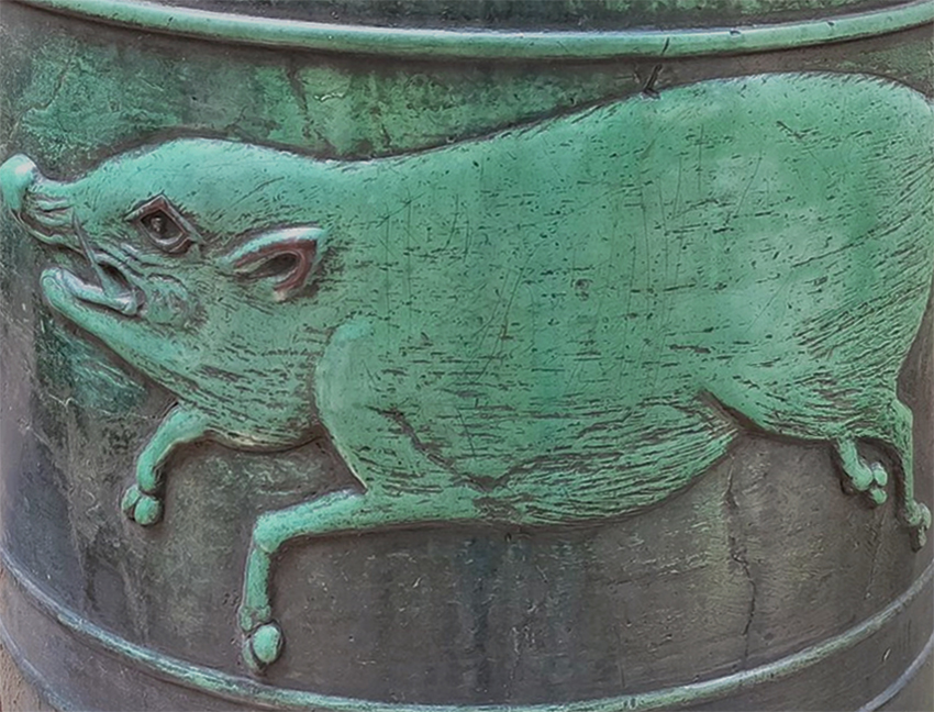 鳥居の猪