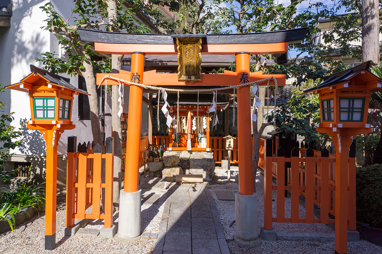 大杉神社 鳥居と社殿