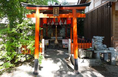 白峯神宮 鳥居と潜龍社