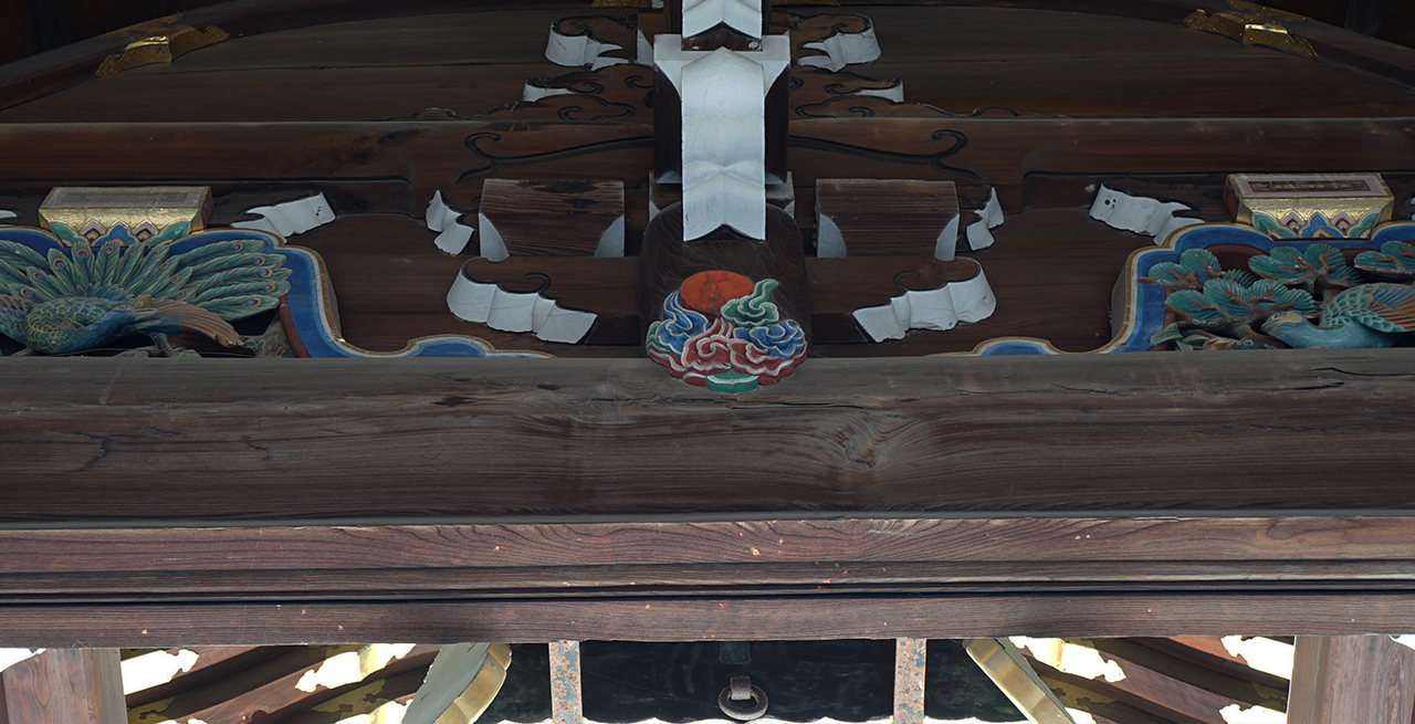 三光門の日の出彫刻